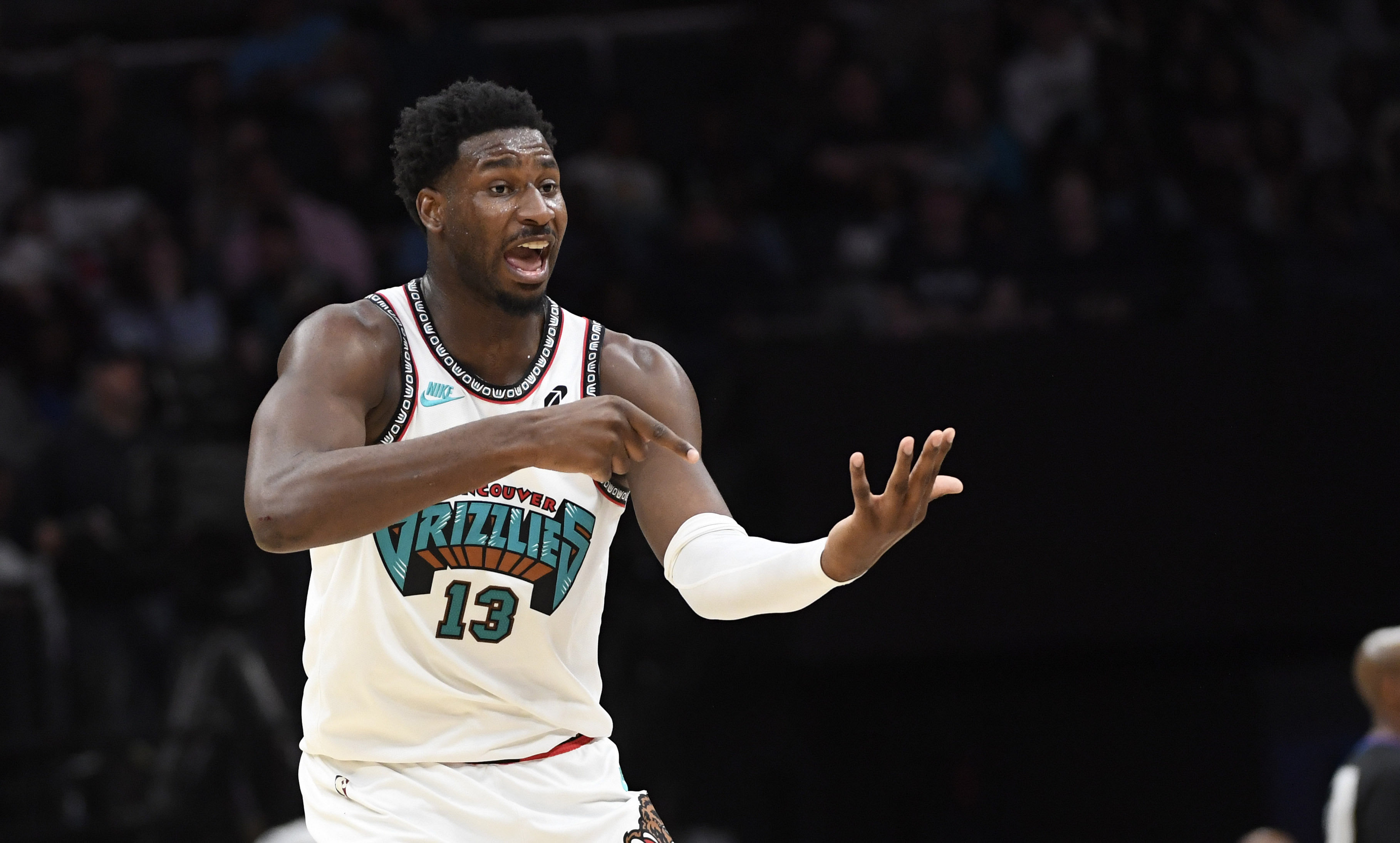 Spurs move on from Giannis Antetokounmpo and acquire Jaren Jackson Jr.